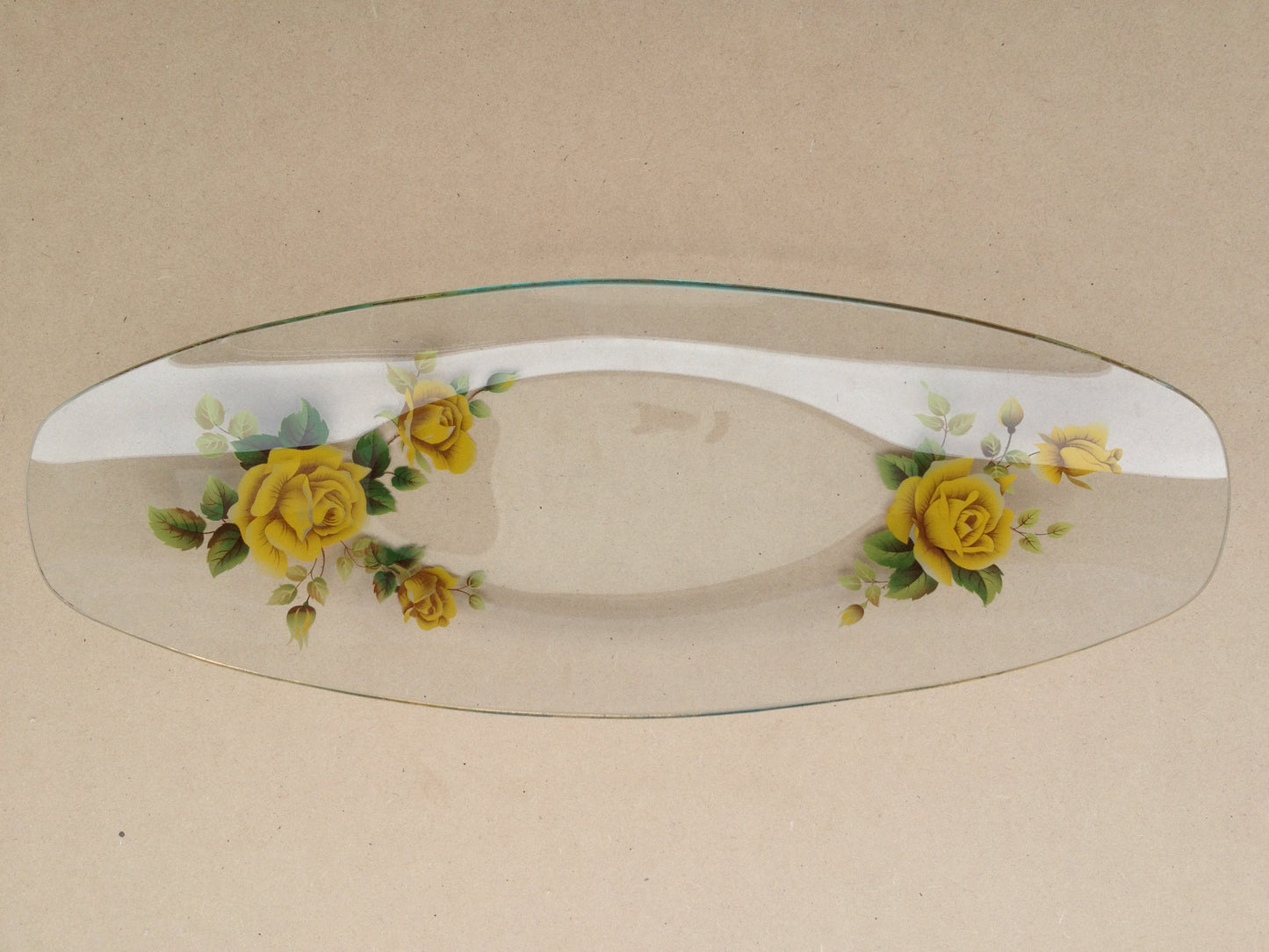 Glass Sandwich Plate Featuring Yellow Roses